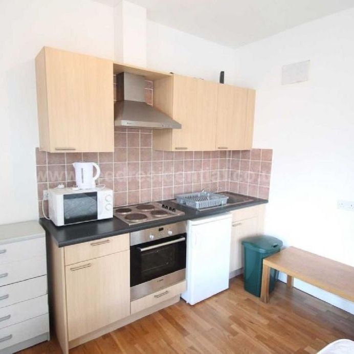 Studio to rent - Photo 1