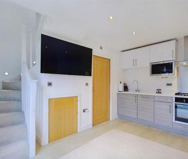 1 bedroom semi-detached house to rent - Photo 5