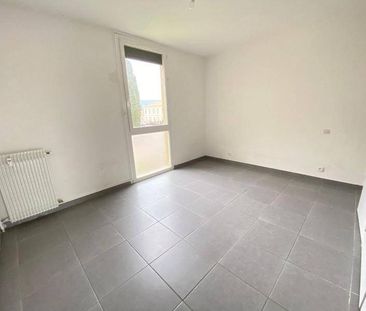 Location appartement rénové 5 pièces 81.31 m² à Gigean (34770) - Photo 6