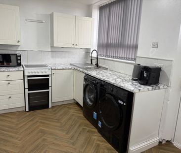 3 Bed Terraced House, Whites Lane, S2 - Photo 3