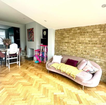 3 bedroom semi-detached house to rent - Photo 1