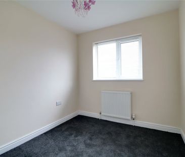 Far Ings Road, Barton-upon-Humber, Lincolnshire, DN18 5AZ - Photo 5