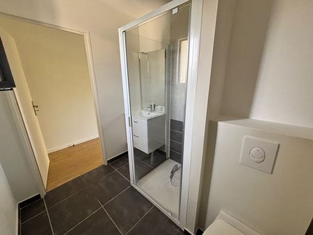 Location Appartement 1 pièce 21m² - Photo 4