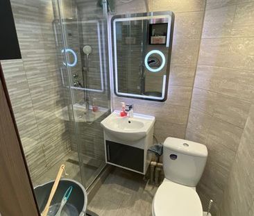 Inchiriez Apartament 2 camere Petrisor - Photo 5