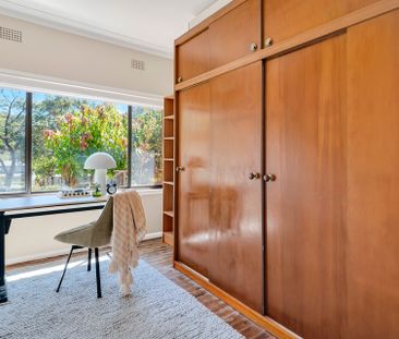 Living in Prime Location - Photo 3