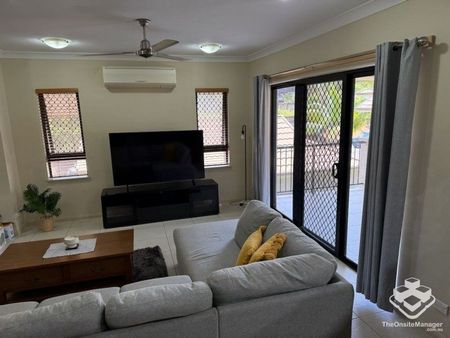 Fully Furnished 2 Bedroom Unit - Available November - Photo 4