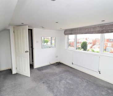 4 bedroom terraced house to rent - Photo 3