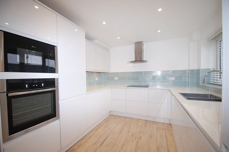Joiners Way, Chalfont St. Peter, Gerrards Cross,SL9 - Photo 2
