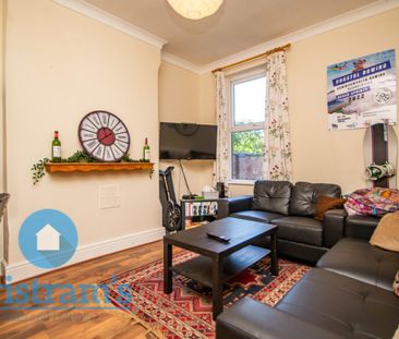 4 bed Semi-Detached House for Rent - Photo 3