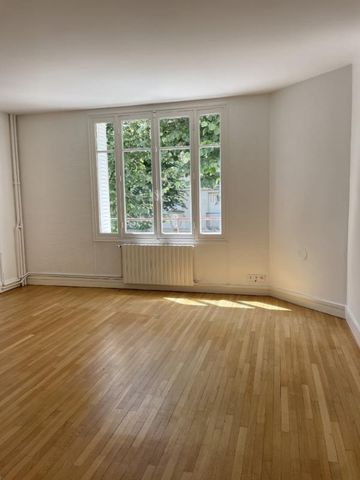 Location Appartement 3 pièces 67m² LE KREMLIN BICETRE 94270 - Photo 2