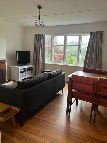 Cozy 2 bedroom flat with a view in Wilton - Photo 5