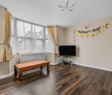 5 bedroom semi-detached house to rent - Photo 2