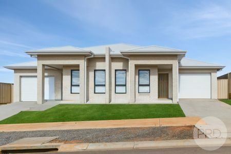 2/160 Muttama Parade, Gobbagombalin NSW 2650 - Photo 5