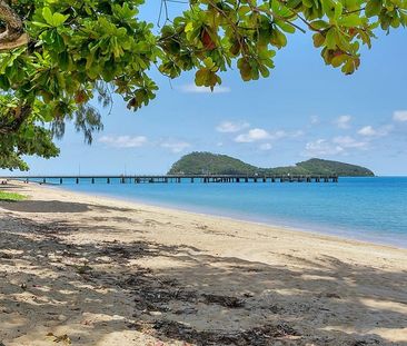 Palm Cove Residence 5-minute walk to the beach - Photo 2