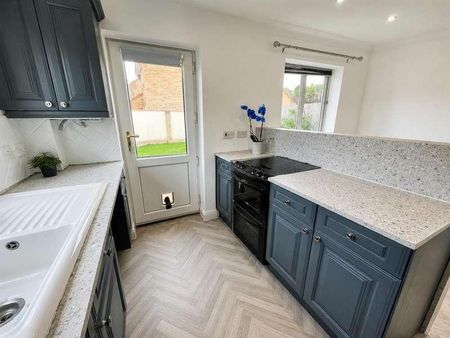 Hoylake Drive, Farcet, Peterborough, PE7 - Photo 4