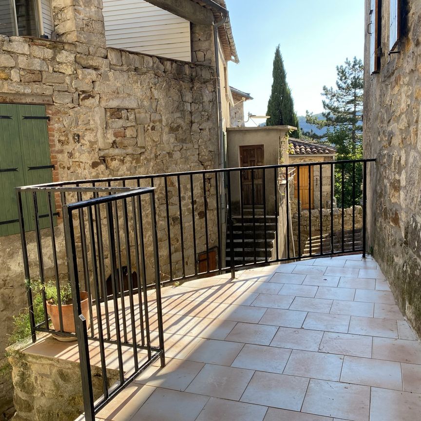 Location Maison 3 pièces 70m² LES VANS 07140 - Photo 1