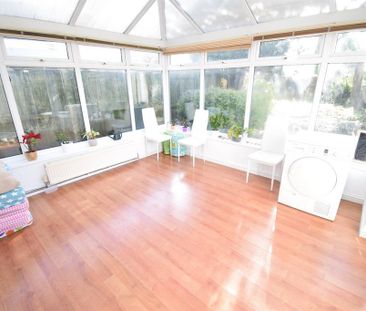 4 bedroom detached house to rent - Photo 2