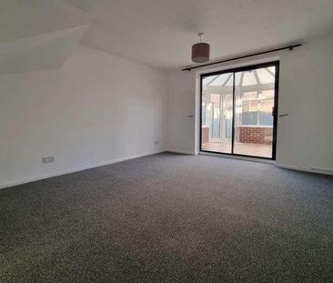 Horton Heath, SO50 - Photo 3