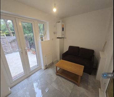 1 bedroom in a house share to rent - Photo 6