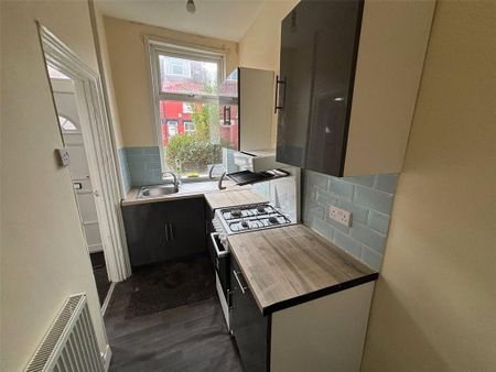 2 bedroom terraced house to rent - Photo 3