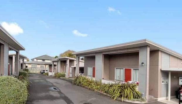Furnished Two-Bedroom Unit – Handy to Waikato Hospital - Photo 1