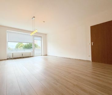 HELLE 2-ZIMMERWOHNUNG MIT BALKON IN ST. TÖNIS ZU MIETEN! - Photo 1