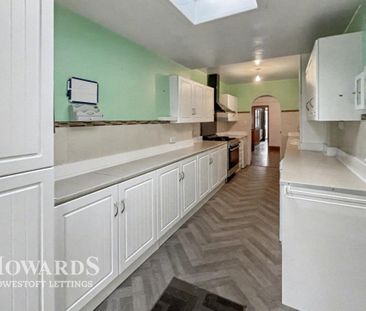 2 bedroom end of terrace house to rent - Photo 1