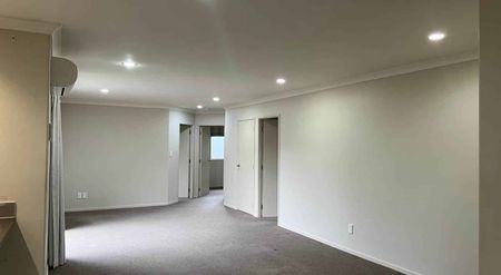 Spacious Family Home in a Quiet Cul-de-Sac - Photo 4