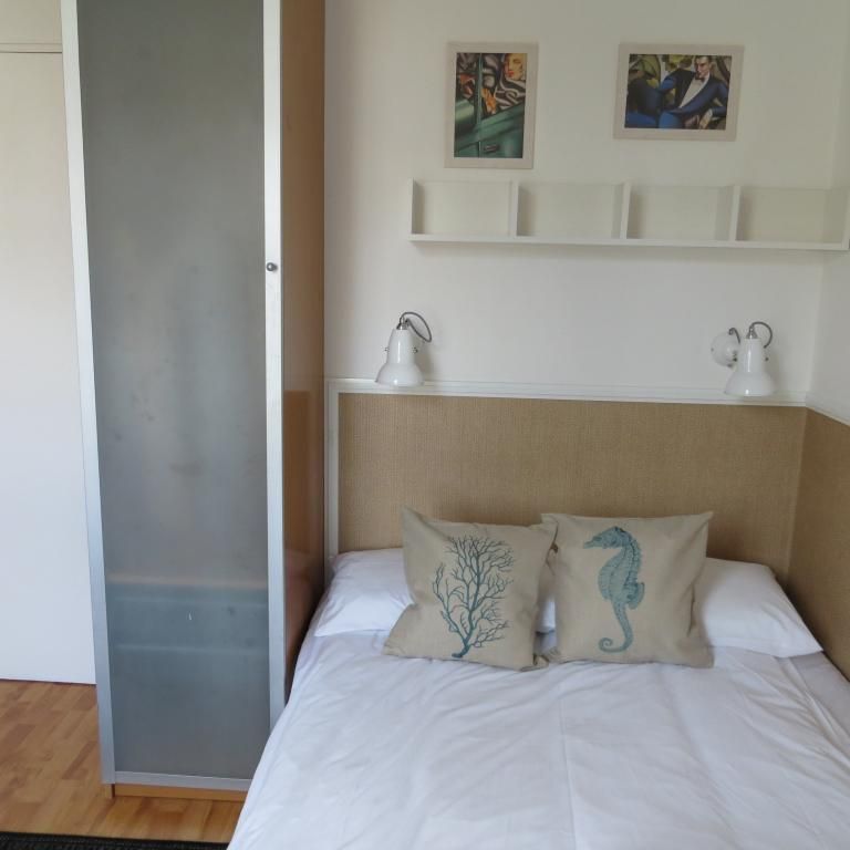 Flat 403 Fulham Palace Road, Fulham W6 9HH - Photo 1