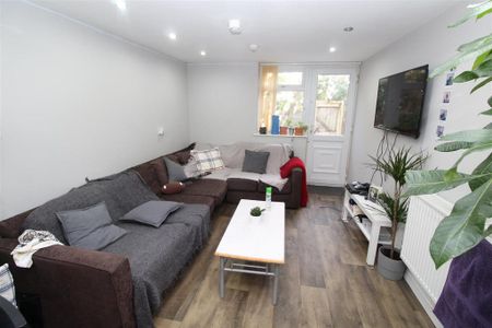 7 bedroom house to rent - Photo 2