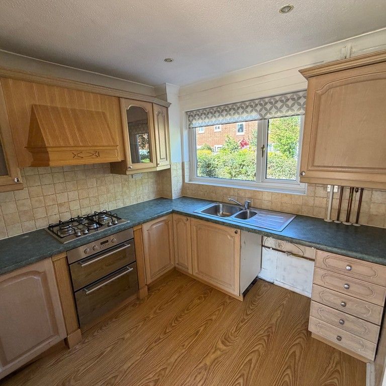 3 Bedroom Mid Terrace House, Birchwood - Photo 1