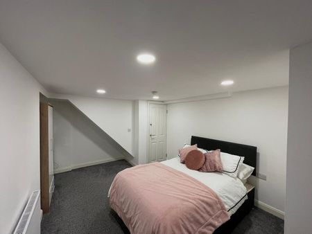 Room in a Shared House, Randolph Street, LS13 - Photo 2