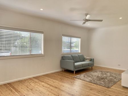 Neat and Tidy Three bedroom home - Photo 2