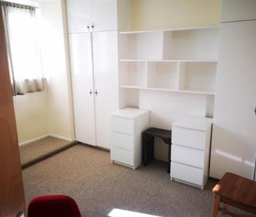 3 bedroom apartment to rent - Photo 2