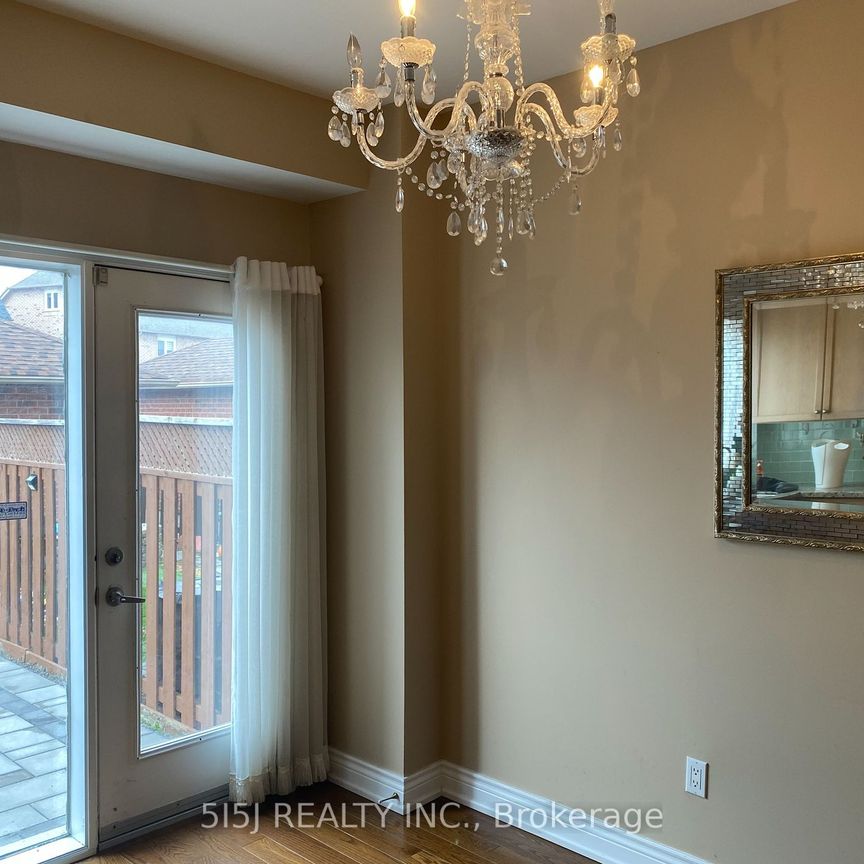 Townhouse For Lease | N8147136 - Photo 1