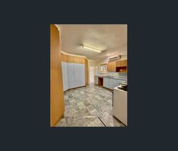 Ipswich CBD Living - Photo 2