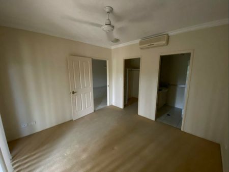 GREAT UNIT JUST ONE BLOCK FROM THE ESPLANADE! - Photo 5