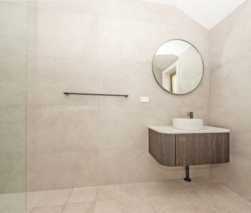 STYLISH FULLY RENOVATED 3 BEDROOM HOME - Photo 6