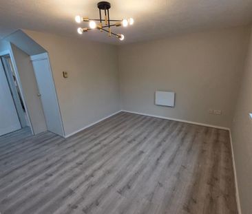 Francis Road, Ware SG12, London - Photo 2