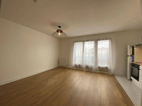 Location appartement rénové 1 pièce 28.63 m² à Romans-sur-Isère (26100) 4 - Photo 1
