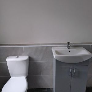 2 bedroom terraced house to rent - Photo 2