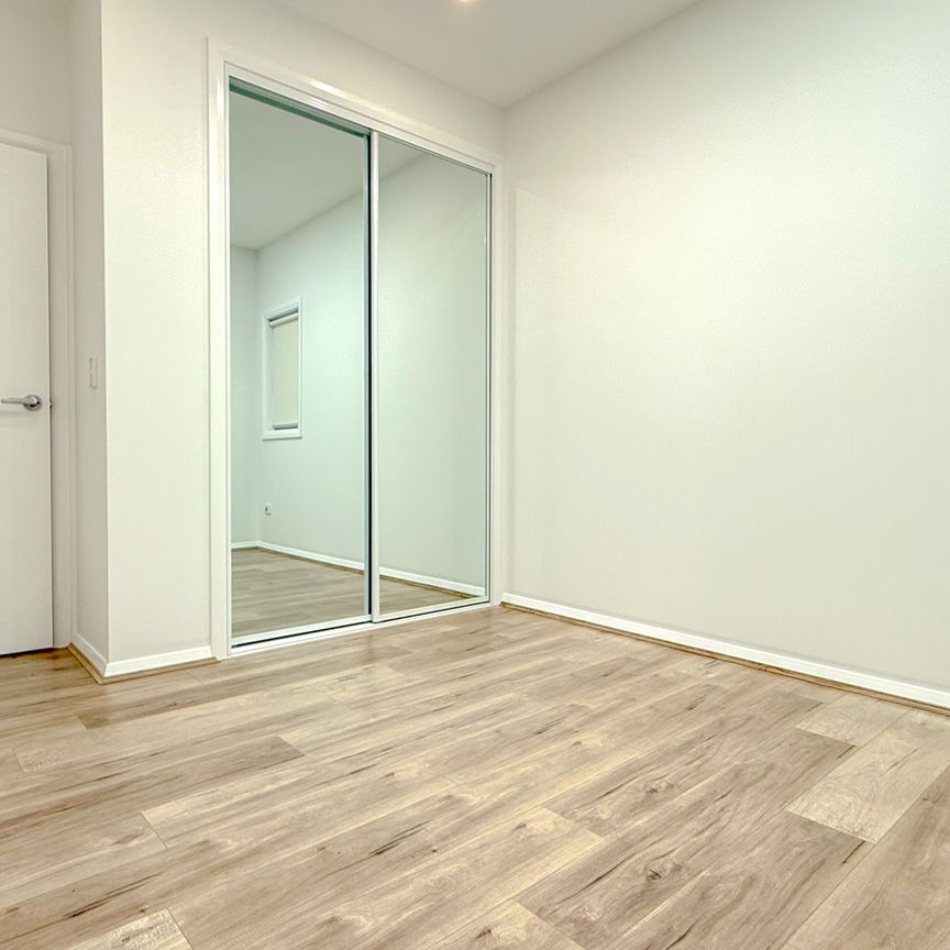 BRAND NEW TOWNHOUSE - SHORT TERM - 3 MONTHS LEASE - Photo 1