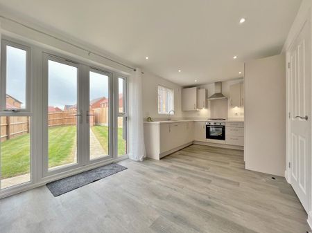 3 bedroom detached house to rent - Photo 5