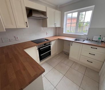 2 bedroom semi-detached house to rent - Photo 5