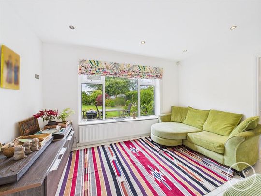 4 bedroom detached house to rent - Photo 1