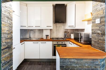 Flat 1 Basement, 337 Chiswick High Road, London - Photo 2