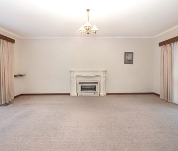 4 Beaufort Avenue, Alfredton, Vic 3350 - Photo 2