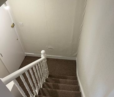 Studio Flat, Fulham Palace Road, W6 - Photo 6