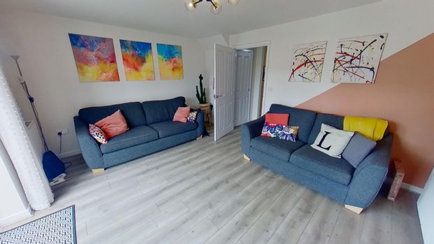 Brooklands Avenue, Seacroft - Photo 1