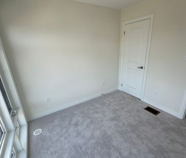 For Lease - 23 Bluebird Lane, Barrie, Ontario - Photo 2